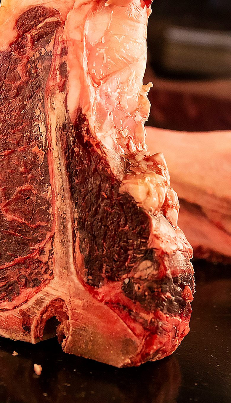 T-bone in frollatura, dettaglio dell'osso